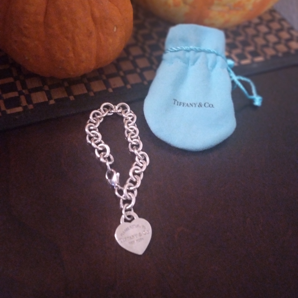 Tiffany heart bracelet 200.